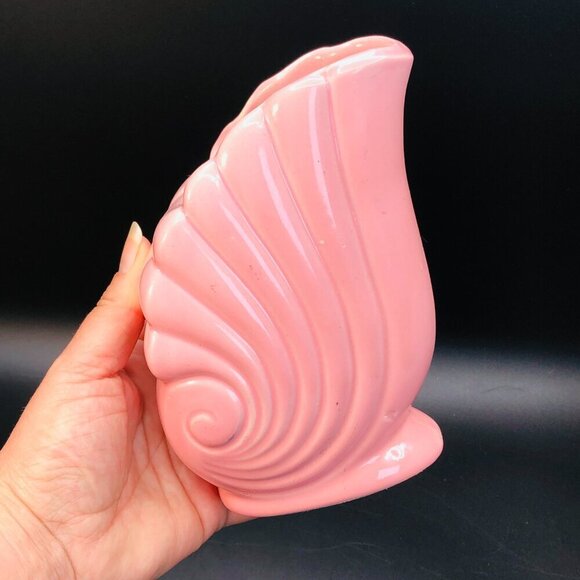 USA Pottery Dusty Rose Nautilus Shell Bud Vase Tropical Coastal Golden Girls - Picture 10 of 12